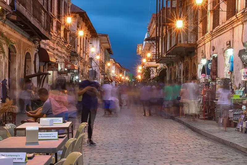 Calle Crisologo lit up in the evening, Vigan