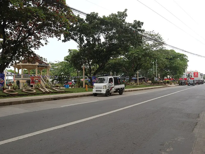 The city plaza along Rizal Street, Oroquieta