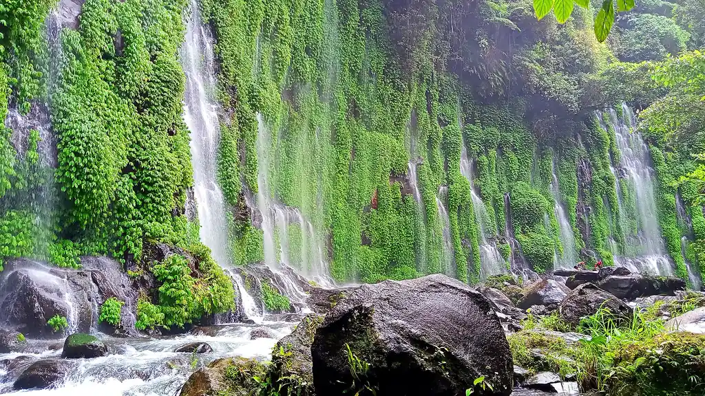 The curtain of Asik-Asik Falls, Alamada, Cotabato