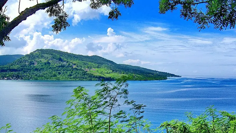 A green headland on Sarangani Bay on the road to Glan
